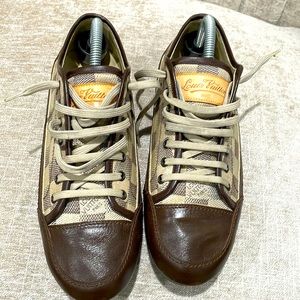 Louis Vuitton sneakers beautiful & comfortable, in a great condition.
